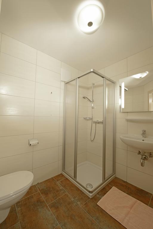 Gasthaus Pension Zur Nixe Steinbach am Attersee Bilik gambar