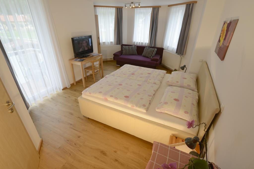 Gasthaus Pension Zur Nixe Steinbach am Attersee Bilik gambar
